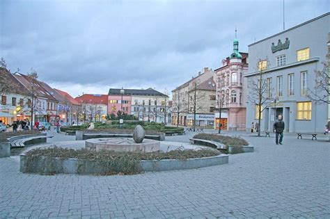 obchodní dům hvězda benešov|Benešovská Hvězda po ničivém požáru ožívá, první obchody。